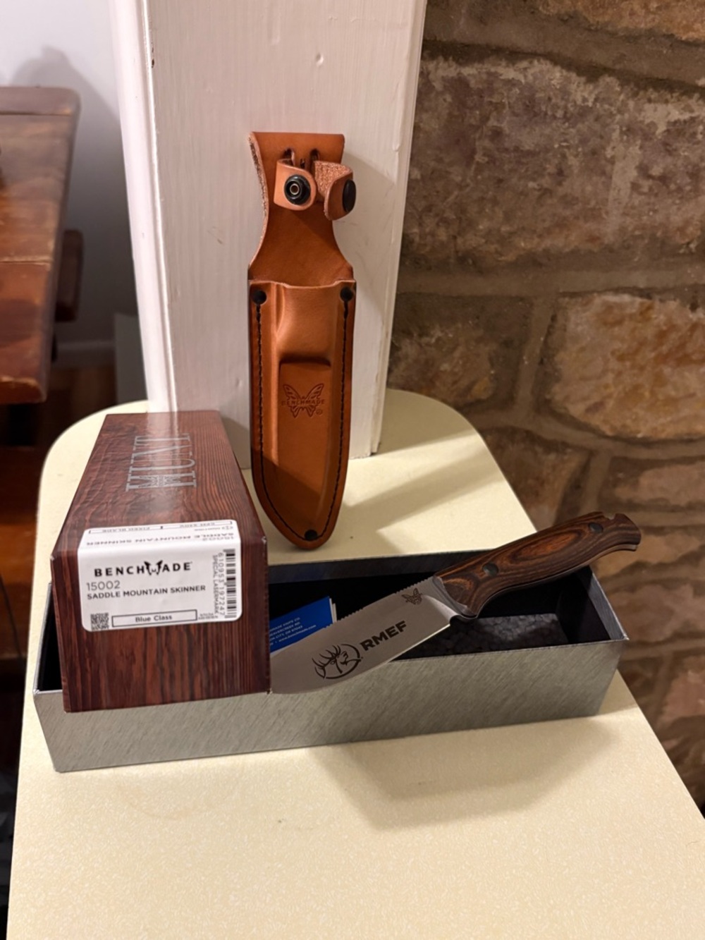 Benchmade Saddle Mountain Skinner Knife - Brown Handle with Silver Blade